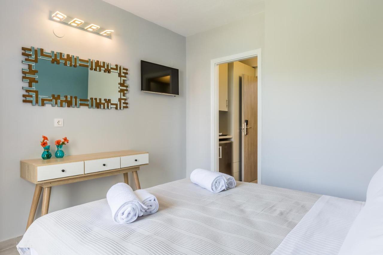 Olia Green Residence Skopelos Town Exterior photo